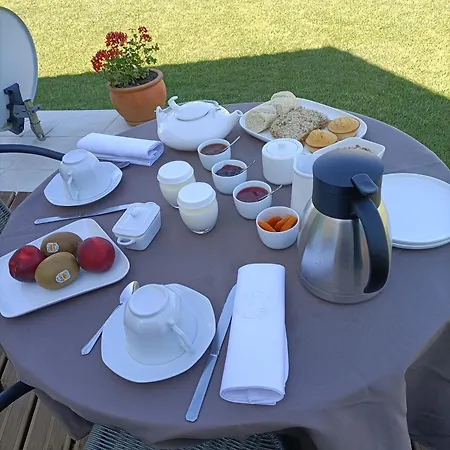 Bed and Breakfast Les Volets Verts 3*