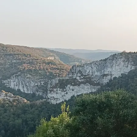 Les Volets Verts Couette-café 3*