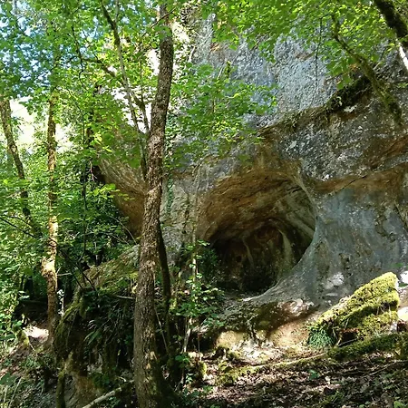 Les Volets Verts Couette-café