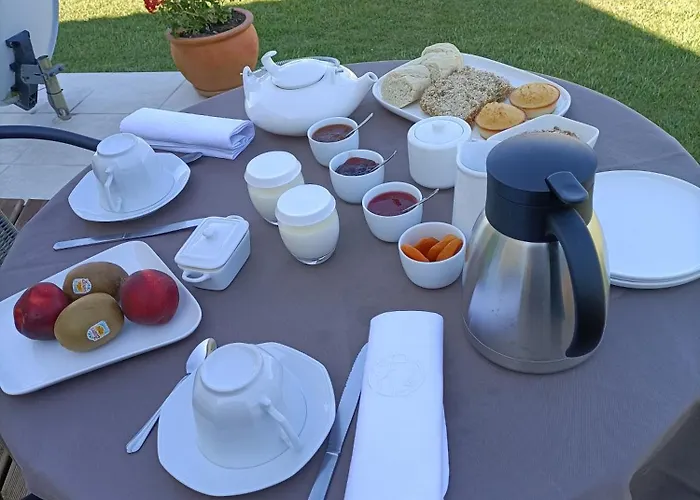 Couette-café Les Volets Verts 3*