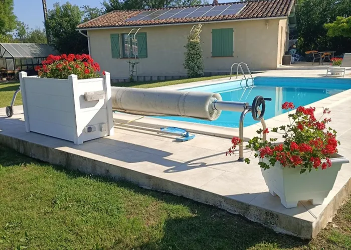 Couette-café Les Volets Verts 3*