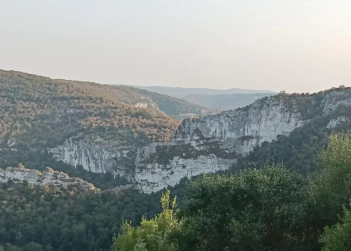 Les Volets Verts Couette-café 3*