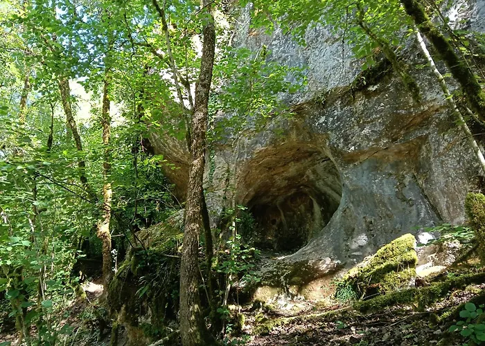 Les Volets Verts Couette-café