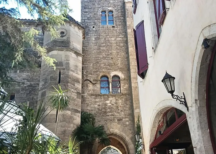 Les Volets Verts Couette-café 3*