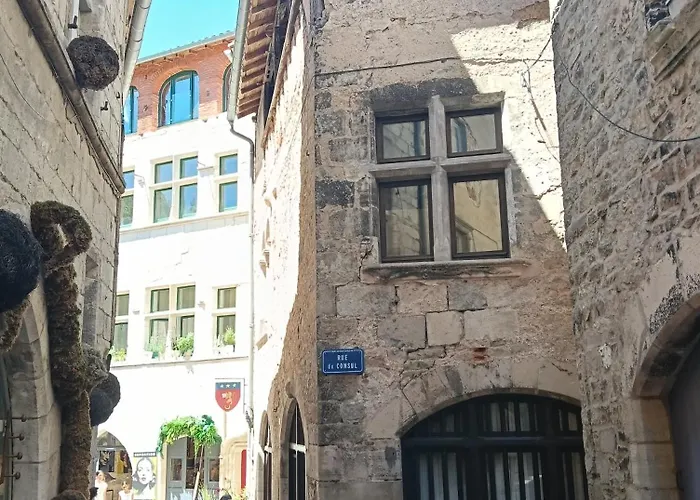 Les Volets Verts Couette-café Saint-Antonin